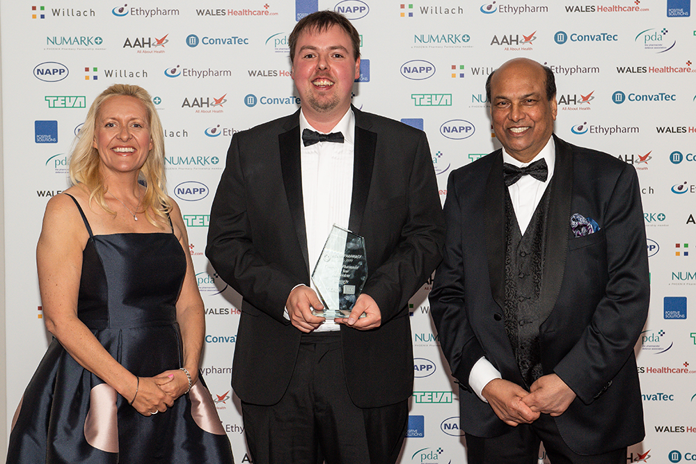 Independent Community Pharmacist of the Year Award winner, Steffan John, Fferyllwyr Llyn Cyf, D Powys Davies Pharmacy, with Kate Rogers, Teva UK Limited, and Raj Aggarwal, the Aggarwal Group