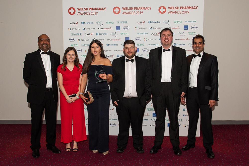 Innovations in Service Delivery in Community Pharmacy Independent Award winner, Steffan John, Fferyllwyr Llyn Cyf, D Powys Davies Pharmacy, with Mandeep Mudhar, Numark, and Sudhir Sehrawat, Superintendent Pharmacist, Clifton Pharmacy Limited